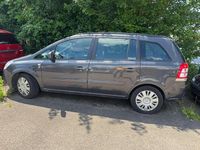 Gebraucht Opel Zafira Family 116 PS (85 kW) 2012 Plat.anthr./rogrey/0j:silbergr Van / Kleinbus