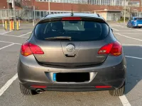 Gebraucht Opel Astra 140 PS (102 kW) 2011 Grau Limousine