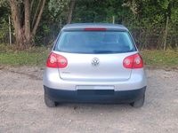 Second-hand VW Golf 75 CP (55 kW) 2005 Argintiu Coupe