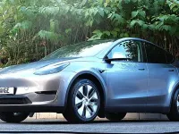 Gebraucht Tesla Model Y Long Range RWD 255 kW (347 PS) 2024 Quicksilver metallic SUV