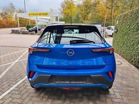 Gebraucht Opel Mokka-e Edition 100 kW (136 PS) 2022 Perl blau/voltaik blau SUV