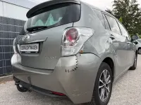 Gebraucht Toyota Verso Life 124 PS (91 kW) 2013 Silber Van / Kleinbus