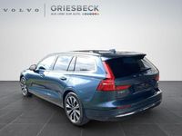 Gebraucht Volvo V60 Plus 455 PS (334 kW) 2022 Denim blue / metallic Kombi