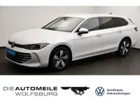 Gebraucht VW Passat Elegance 193 PS (141 kW) 2025 Oryxweiß perlmutteffekt (metallic) Kombi