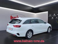 Neu Kia Ceed Vision 140 PS (102 kW) 2025 Silber Kleinwagen