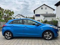 Gebraucht Hyundai i30 Passion Plus 135 PS (99 kW) 2016 Blau Limousine