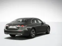 Gebraucht Mercedes E220 Avantgarde 197 PS (144 kW) 2025 Graphitgrau Limousine