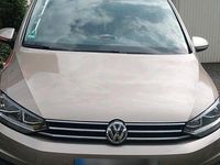 Gebraucht VW Touran 116 PS (85 kW) 2018 Gold Van / Kleinbus