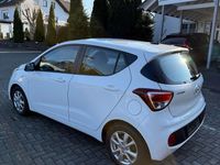 Gebraucht Hyundai i10 YES! 67 PS (49 kW) 2017 Weiß Kleinwagen