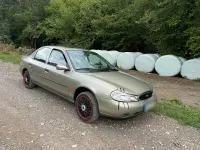 Gebraucht Ford Mondeo 95 PS (69 kW) 1999 Grün Limousine