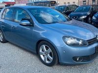 Gebraucht VW Golf VI Team 105 PS (77 kW) 2010 Blau Kleinwagen