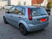 Gebraucht Ford Fiesta 80 PS (58 kW) 2005 Blau Kleinwagen