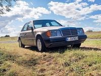 Gebraucht Mercedes E260 160 PS (117 kW) 1991 Grau Limousine