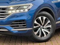 Gebraucht VW Touareg Elegance 286 PS (210 kW) 2018 Blau SUV