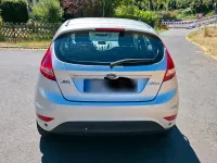 Gebraucht Ford Fiesta Ghia 96 PS (70 kW) 2009 Silber Kleinwagen
