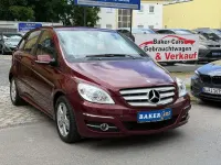 Gebraucht Mercedes B200 136 PS (100 kW) 2011 Rot Van / Kleinbus
