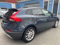 Gebraucht Volvo V40 CC 152 PS (111 kW) 2017 Blau Kombi