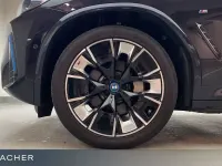 Gebraucht BMW iX3 M Sport 210 kW (286 PS) 2022 Carbonschwarz metallic SUV