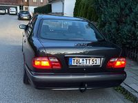 Gebraucht Mercedes E280 Elegance 204 PS (150 kW) 2001 Grau Limousine