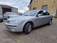 Gebraucht Ford Mondeo Ghia 125 PS (91 kW) 2005 Kristallsilber metallic Limousine