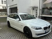 Gebraucht BMW 520 184 PS (135 kW) 2011 Weiß Kombi