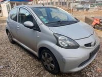 Gebraucht Toyota Aygo 68 PS (50 kW) 2006 Silber Kleinwagen