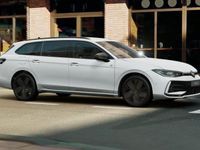 Gebraucht VW Passat R-line 150 PS (110 kW) 2024 Pure white (weiß) Kombi