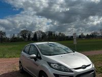 Gebraucht Ford Fiesta Titanium 82 PS (60 kW) 2011 Grau Kleinwagen