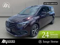 Gebraucht Mercedes T180 Progressive 131 PS (96 kW) 2025 Rot Van / Kleinbus