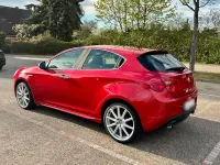 Gebraucht Alfa Romeo Giulietta 136 PS (100 kW) 2011 Rot Kleinwagen
