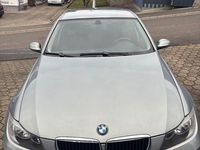 Gebraucht BMW 318 129 PS (94 kW) 2007 Grau Limousine