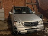 Gebraucht Mercedes ML320 218 PS (160 kW) 1999 Silber SUV
