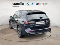 Gebraucht BMW iX3 Shadowline 210 kW (286 PS) 2023 M carbonschwarz SUV