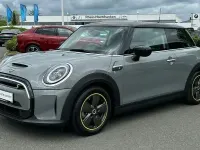 Gebraucht Mini Cooper SE 135 kW (184 PS) 2022 Moonwalk grey metallic Kleinwagen