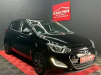 Gebraucht Hyundai i20 Edition 86 PS (63 kW) 2014 Schwarz Kleinwagen
