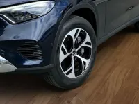 Gebraucht Mercedes GLC300e Avantgarde 204 PS (150 kW) 2023 Blau SUV