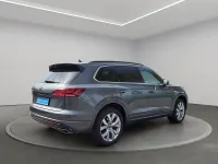 Gebraucht VW Touareg R-line 286 PS (210 kW) 2023 Siliziumgrau metallic SUV