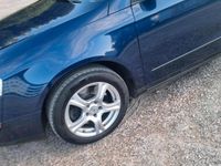Gebraucht VW Passat 140 PS (102 kW) 2010 Blau Limousine