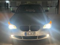 Gebraucht BMW 530 218 PS (160 kW) 2003 Silber Limousine