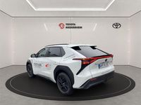 Gebraucht Toyota bZ4X Basis 150 kW (204 PS) 2023 Platinumweiß perleffekt SUV