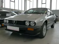 Gebraucht Alfa Romeo GTV 158 PS (116 kW) 1985 Grigio chiaro metallizzato Coupé