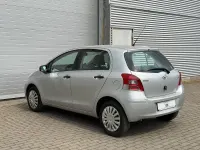 Gebraucht Toyota Yaris Cool 69 PS (50 kW) 2011 Silber Kleinwagen
