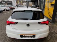 Używany Opel Astra Ultimate 145 KM (106 kW) 2021 Biały Sedan/Limuzyna
