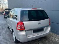 Gebraucht Opel Zafira 94 PS (69 kW) 2008 Silber Van / Kleinbus
