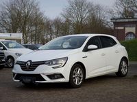 Gebraucht Renault Mégane IV Intens 101 PS (74 kW) 2017 Weiß Limousine