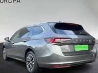 Neu Skoda Superb Selection 150 PS (110 kW) 2025 Grau Kombi