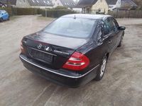 Gebraucht Mercedes E200 Avantgarde 163 PS (119 kW) 2005 Schwarz Limousine