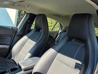 Usata Mercedes GLA200 135 CV (99 kW) 2015 Grigio SUV