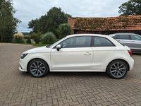 gebraucht Audi A1 1.6 TDI Ambition/AHK/Klimaauto/8-fach bereift