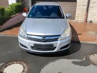 Gebraucht Opel Astra 90 PS (66 kW) 2010 Silber Kombi